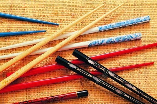 吃饭被收17元筷子费,筷子费是个什么费用